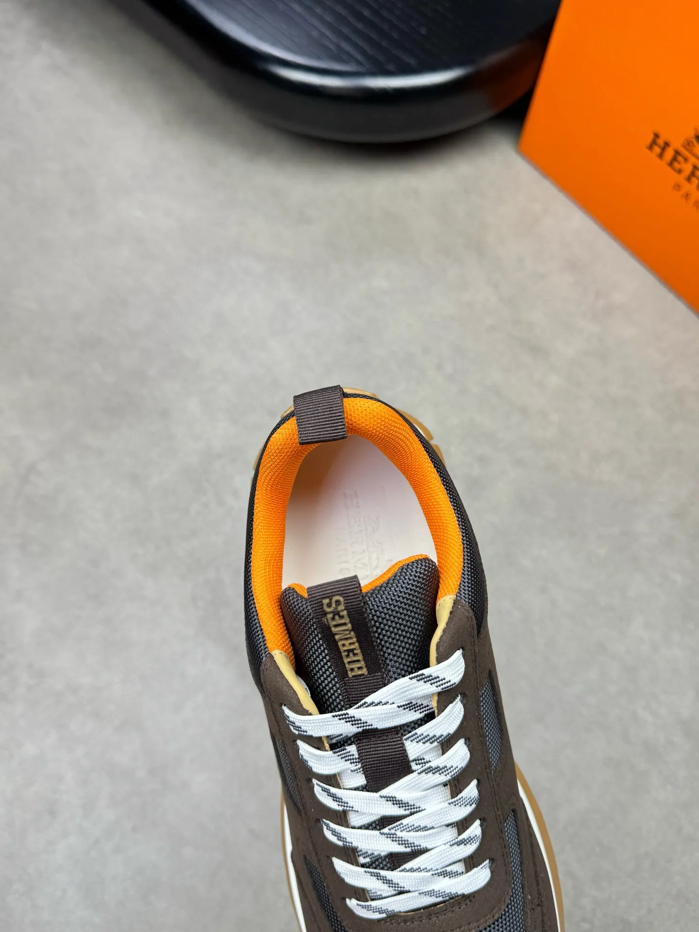 [HERMES] Hermès men's shoes 💰680💰 - high-end quality original items 🔍🔍🔍 casual sports shoes - upper: 🔝 suede environmentally friendly leather, brand high mercerized canvas body with forged ´H´ totem, tongue webbing injection molded brand logo - lining: brand canvas, foot pads; water-dyed cowhide -Outsole: ultra-light T men's shoes 💰U foam; two-color molded outsole -Ultra-high quality control, fine workmanship: highlighted (high-end, extravagance, grade) -Size: 39-44 (38, 45, can be customized)